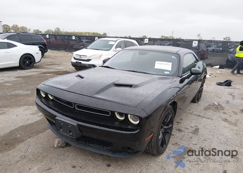 2016 Dodge Challenger Sxt z USA, uszkodzony, nr VIN 2C3CDZAG1GH290955